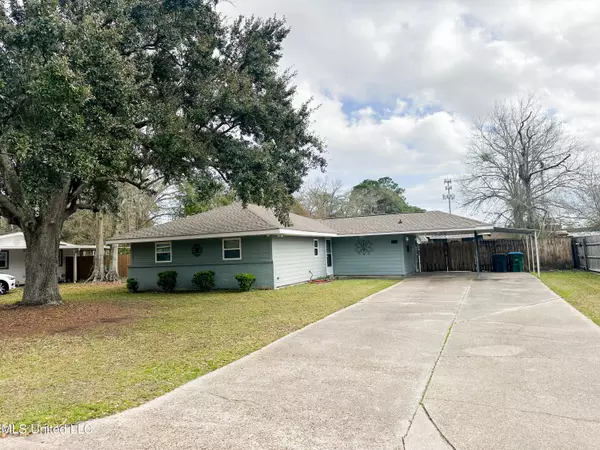 2408 Wilson Avenue, Pascagoula, MS 39567