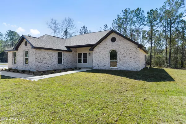 Kiln, MS 39556,17050 Lazy Oaks Trail