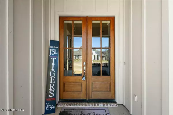 Canton, MS 39046,302 Summit Lane