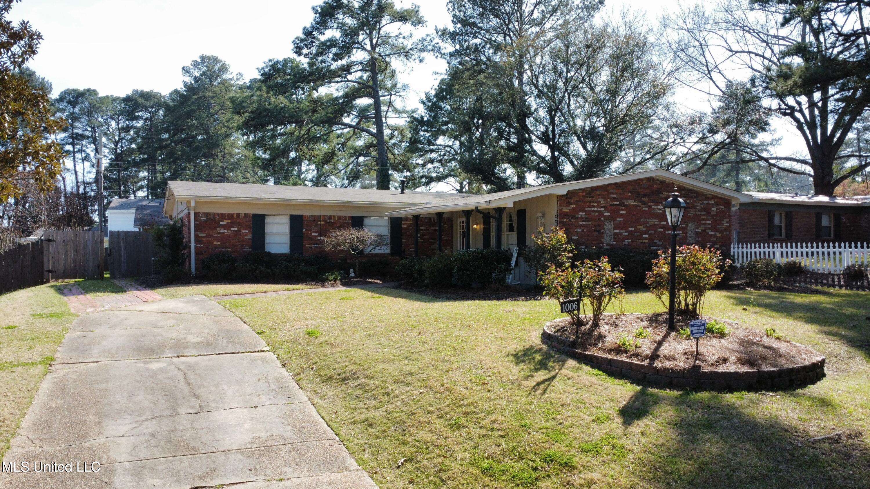 1006 Arlington Street, Clinton, MS 39056