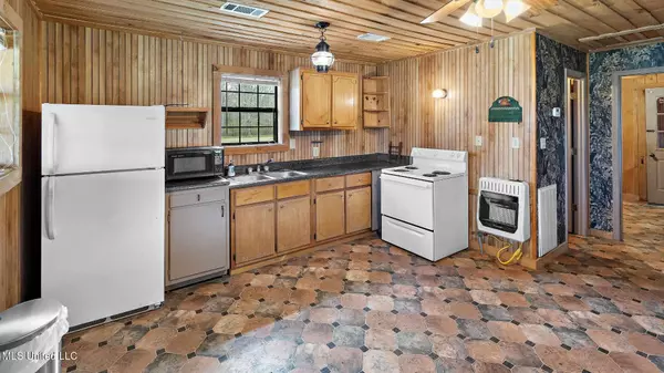 Forest, MS 39074,6639 Clifton Hillsboro Road Road