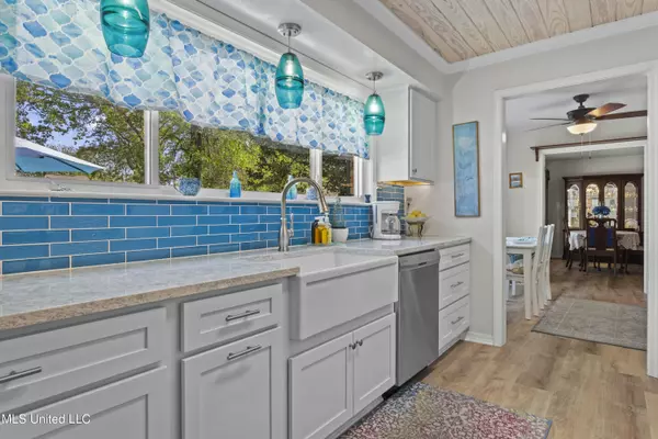 Ocean Springs, MS 39564,116 Blue Heron Boulevard