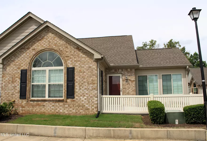 8651 Parkview Oaks Circle, Olive Branch, MS 38654
