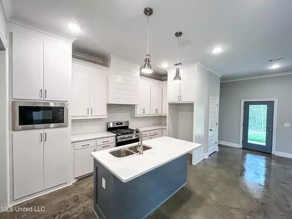 Pearl, MS 39208,973 Riverside Lane