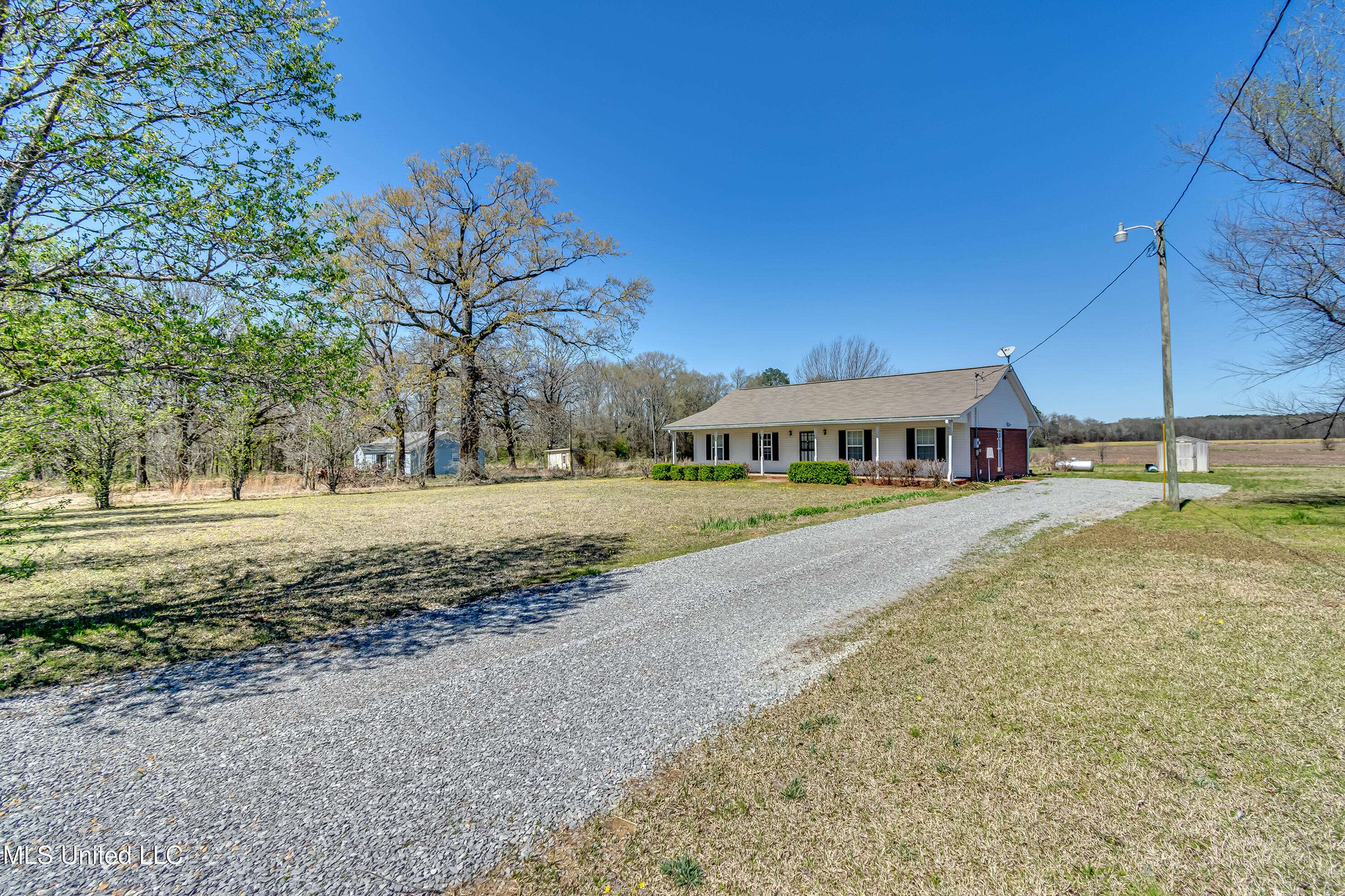 411 Parker Road, Pelahatchie, MS 39145