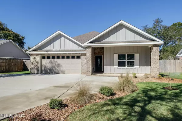 Ocean Springs, MS 39564,1609 S 8th Street