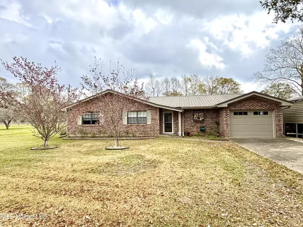 78 George Mitchell Road, Carriere, MS 39426