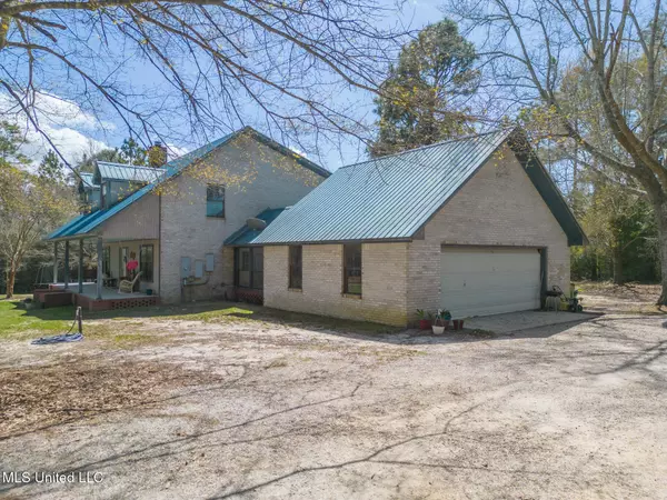 Saucier, MS 39574,18347 Dogwood Lane