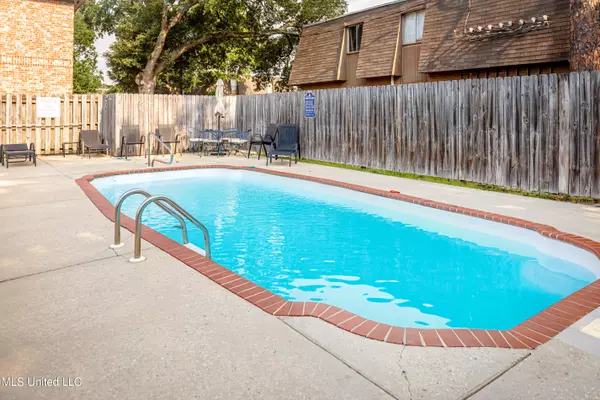 Ocean Springs, MS 39564,124 Armand Oaks