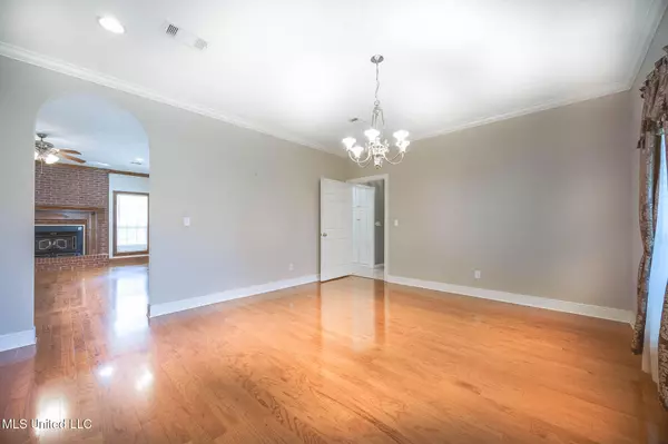 Forest, MS 39074,113 Pine Hill