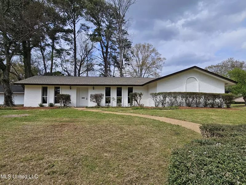 1430 Autumn Oaks Drive, Jackson, MS 39211