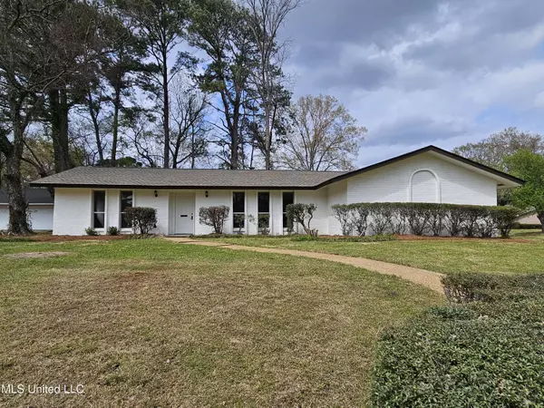 1430 Autumn Oaks Drive, Jackson, MS 39211