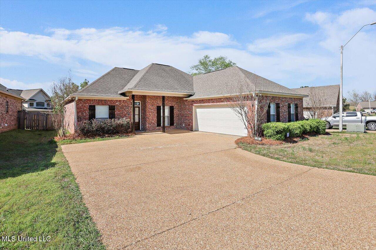 585 Clubhouse Drive, Pearl, MS 39208