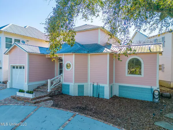 Bay Saint Louis, MS 39520,27 Chapel Hill Road