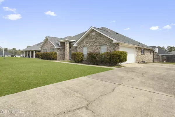 D'iberville, MS 39540,15360 Camelot Drive