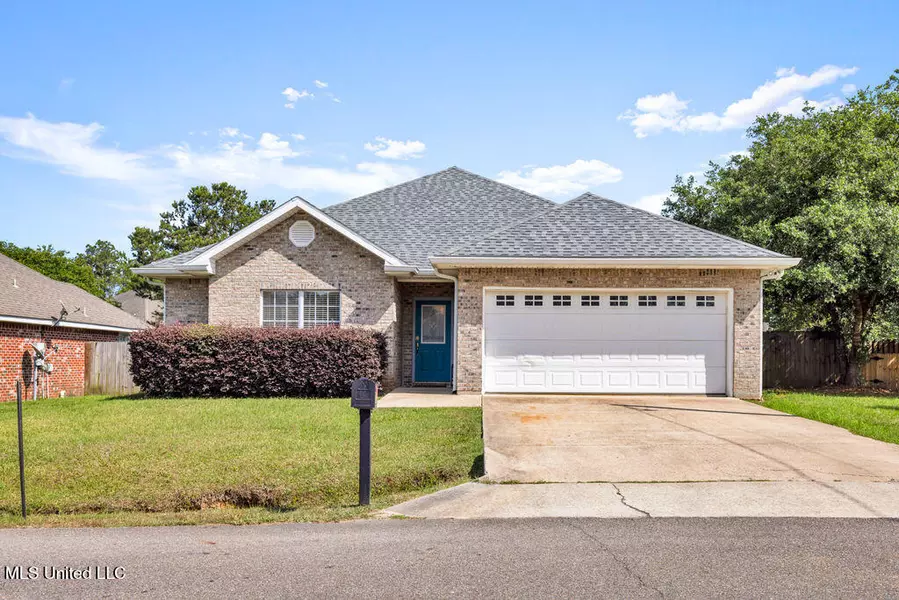 10840 Ala Moana Street, Diamondhead, MS 39525