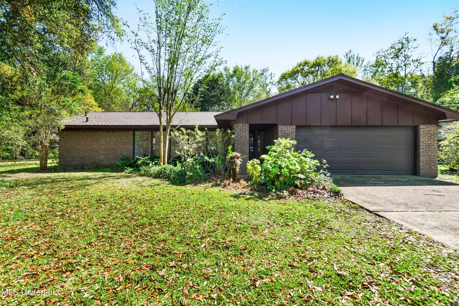 9503 Marina Avenue, Ocean Springs, MS 39564