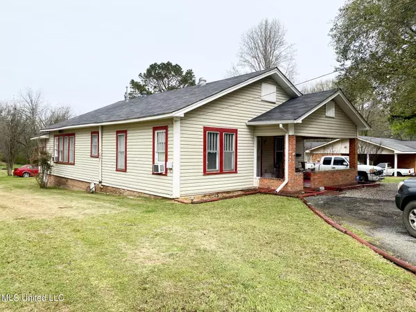 705 S Natchez Street, Kosciusko, MS 39090