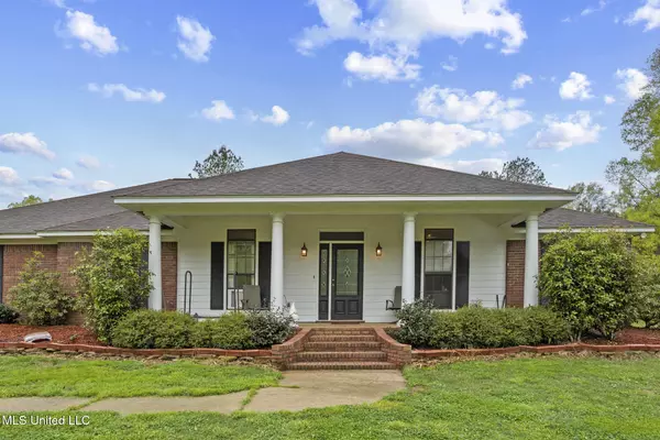 137 Falcon Ridge Drive,  Raymond,  MS 39154