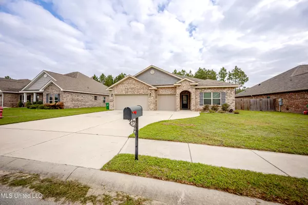 Ocean Springs, MS 39564,6436 Chickory Way