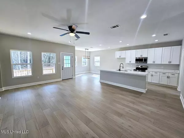 Carriere, MS 39426,1717 E Lakeshore Drive