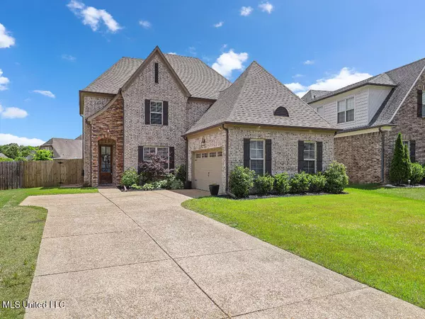 Southaven, MS 38672,5228 Forest Bend Cove