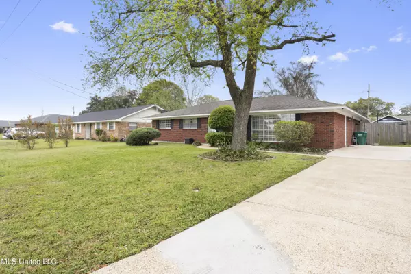 Gulfport, MS 39507,2 Lexington Place