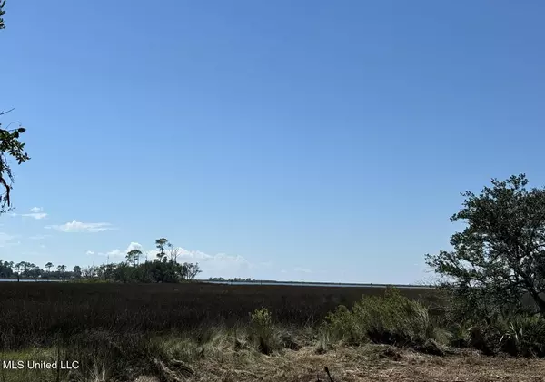 Ocean Springs, MS 39564,3024 Magnolia Lane