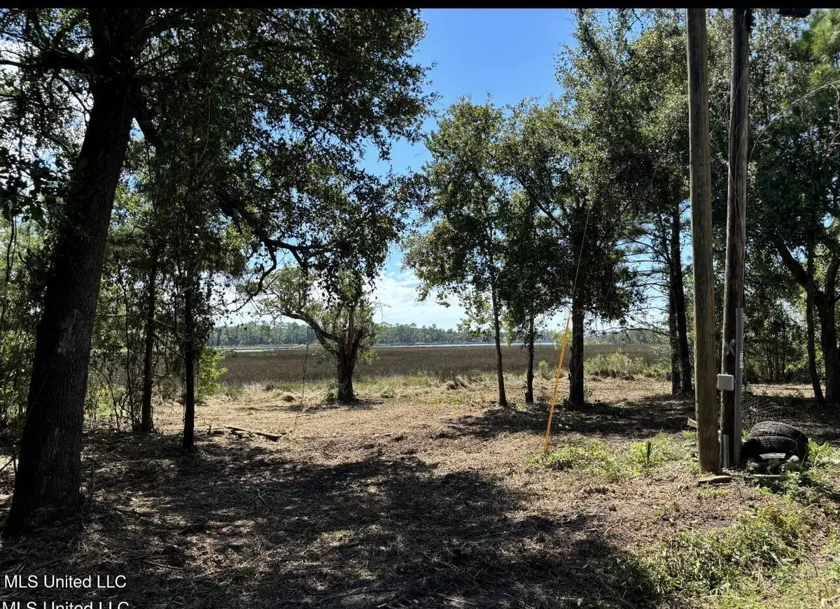 Ocean Springs, MS 39564,3024 Magnolia Lane