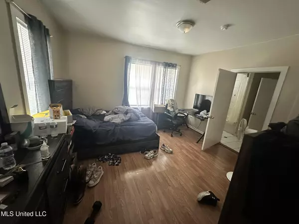 Biloxi, MS 39530,202 Lee Street