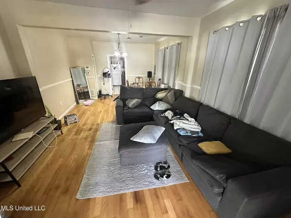 Biloxi, MS 39530,202 Lee Street