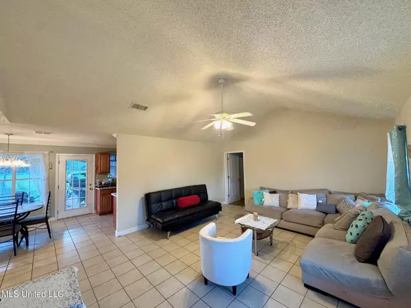 Kiln, MS 39556,17225 Gardenia Street