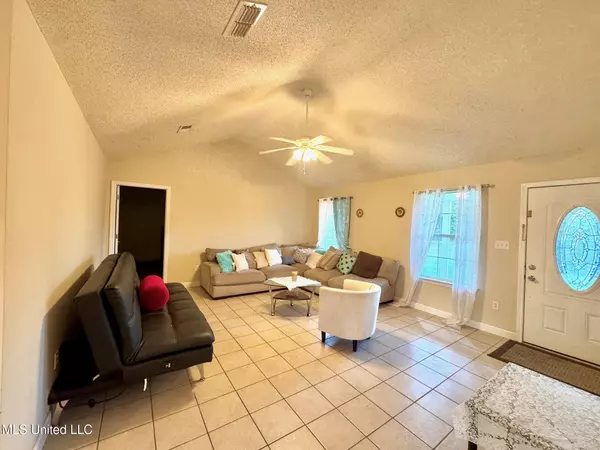 Kiln, MS 39556,17225 Gardenia Street