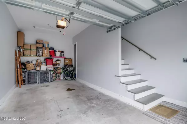 Long Beach, MS 39560,225 Winter Garden Drive #E1