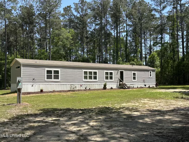 55 Benjamin Lane, Poplarville, MS 39470