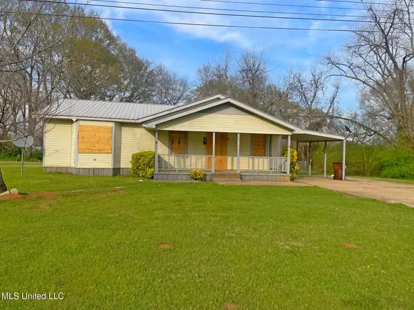325 Reeves Avenue, Walnut Grove, MS 39189