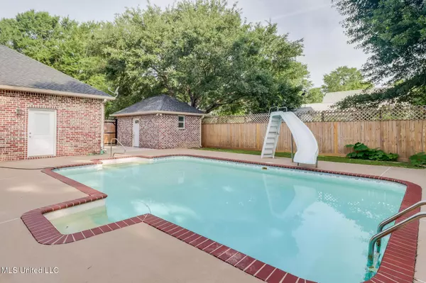 Picayune, MS 39466,8009 Double Lake Road