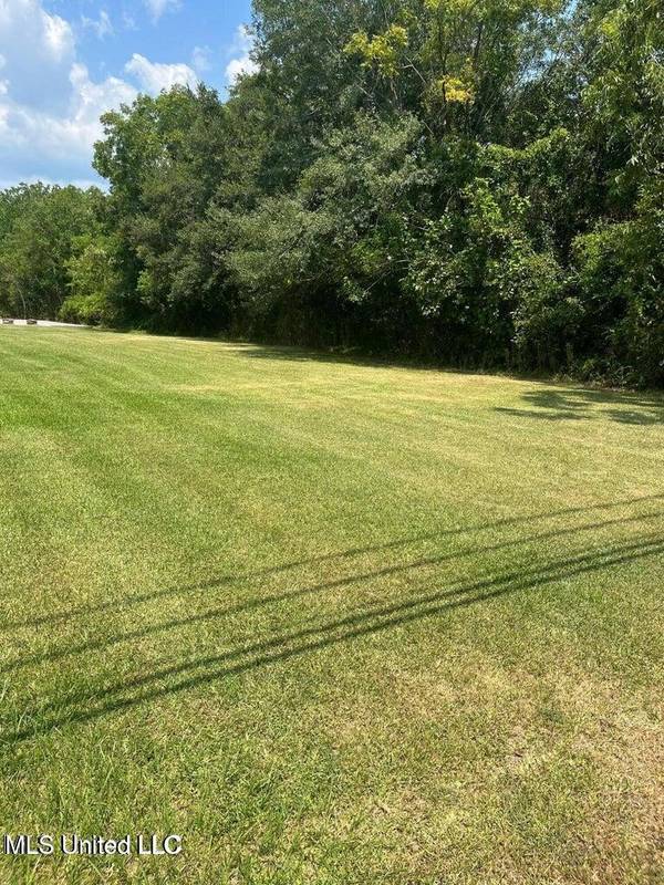 3090 Quave Road, D'iberville, MS 39540