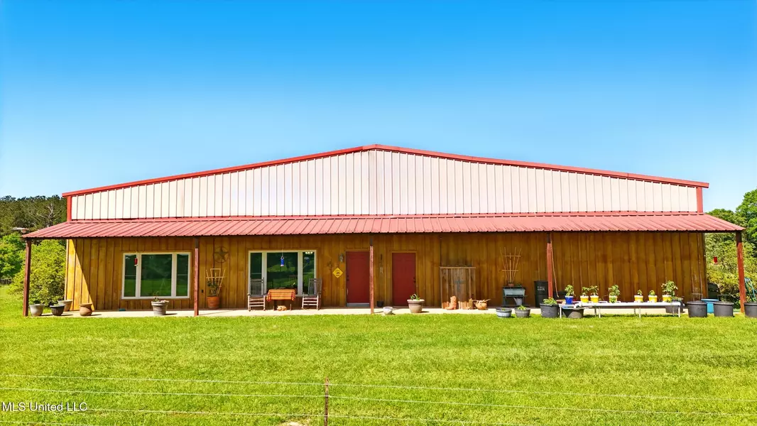 406 Thomas School Road, Lumberton, MS 39455