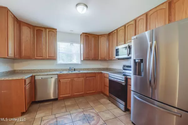 Ocean Springs, MS 39564,4096 Groveland Road