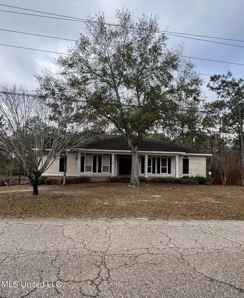 3135 Old Shell Landing Road, Ocean Springs, MS 39564