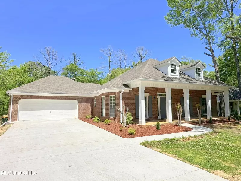 207 Aspen Court, Ridgeland, MS 39157