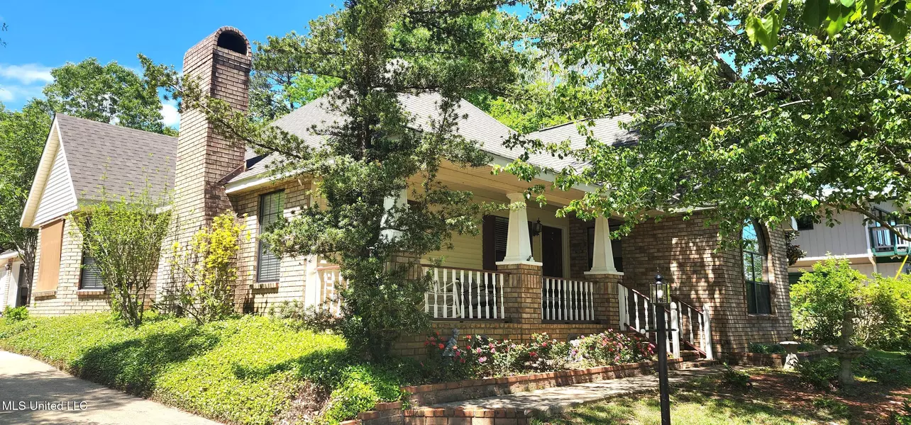 96498 W Diamondhead Drive, Diamondhead, MS 39525