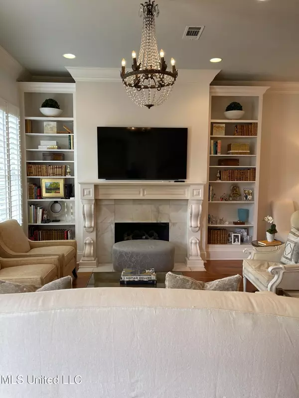 Ridgeland, MS 39157,703 Northlake Avenue