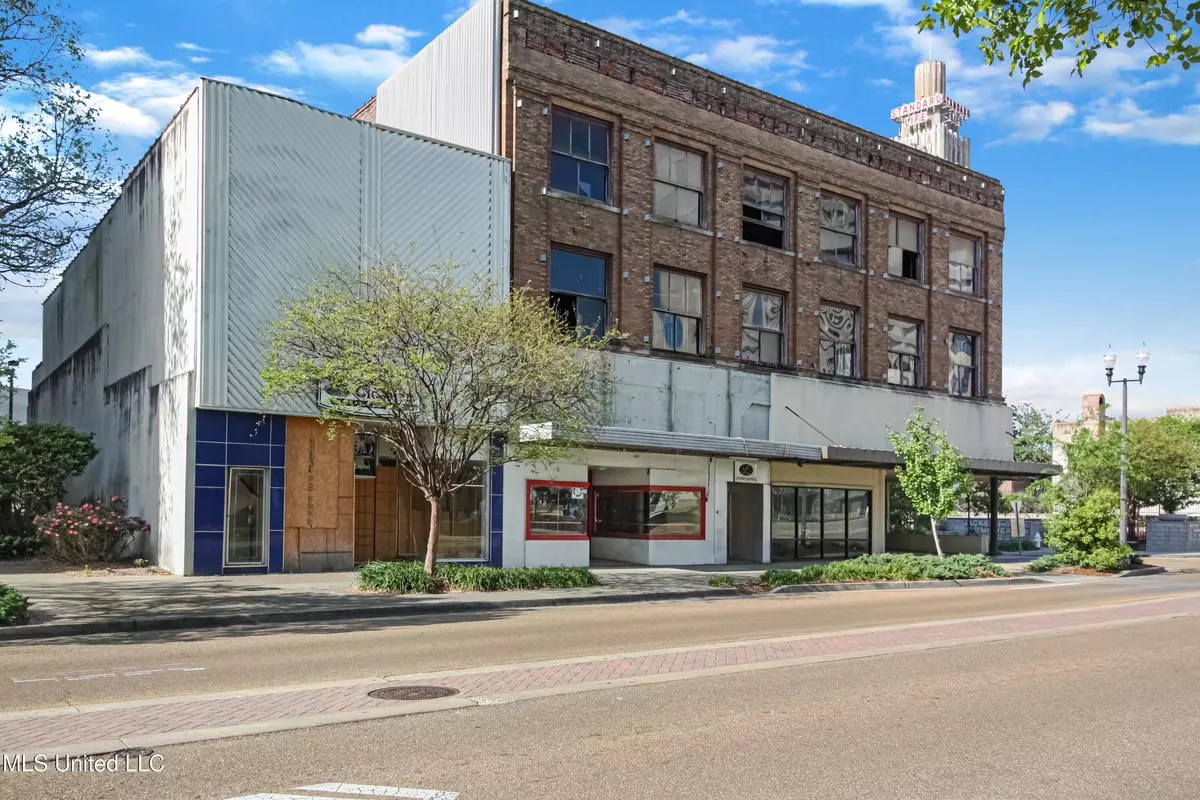 Jackson, MS 39201,109 E Capitol Street