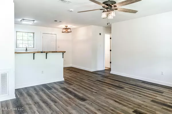 239 Seal Avenue, Pass Christian, MS 39571