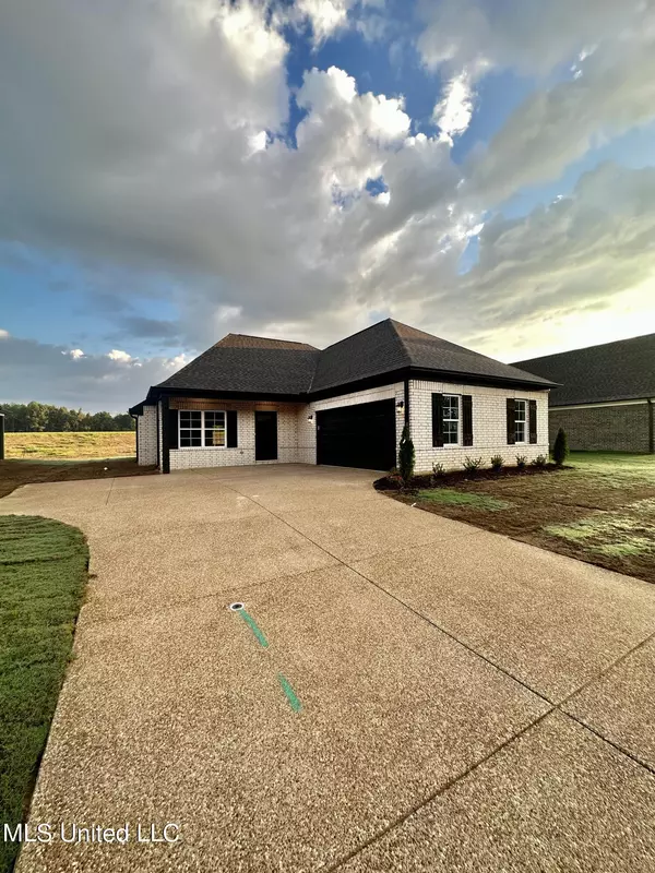 6346 Acorn Way,  Walls,  MS 38680