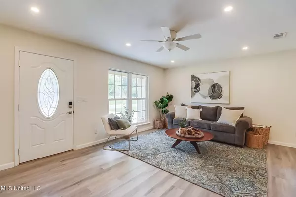 D'iberville, MS 39540,151 Locust Drive