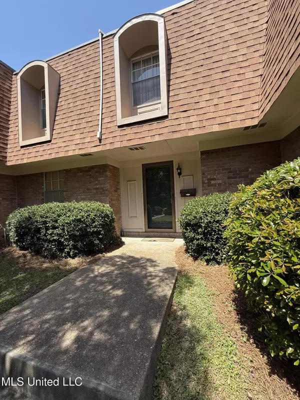 Jackson, MS 39211,5155 Wayneland Drive #L4