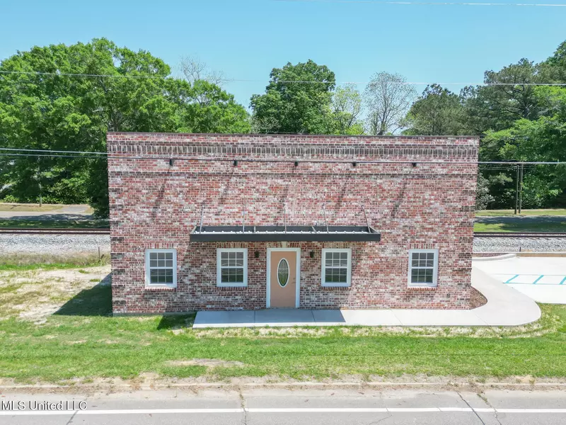 415 Magnolia Drive, Wiggins, MS 39577